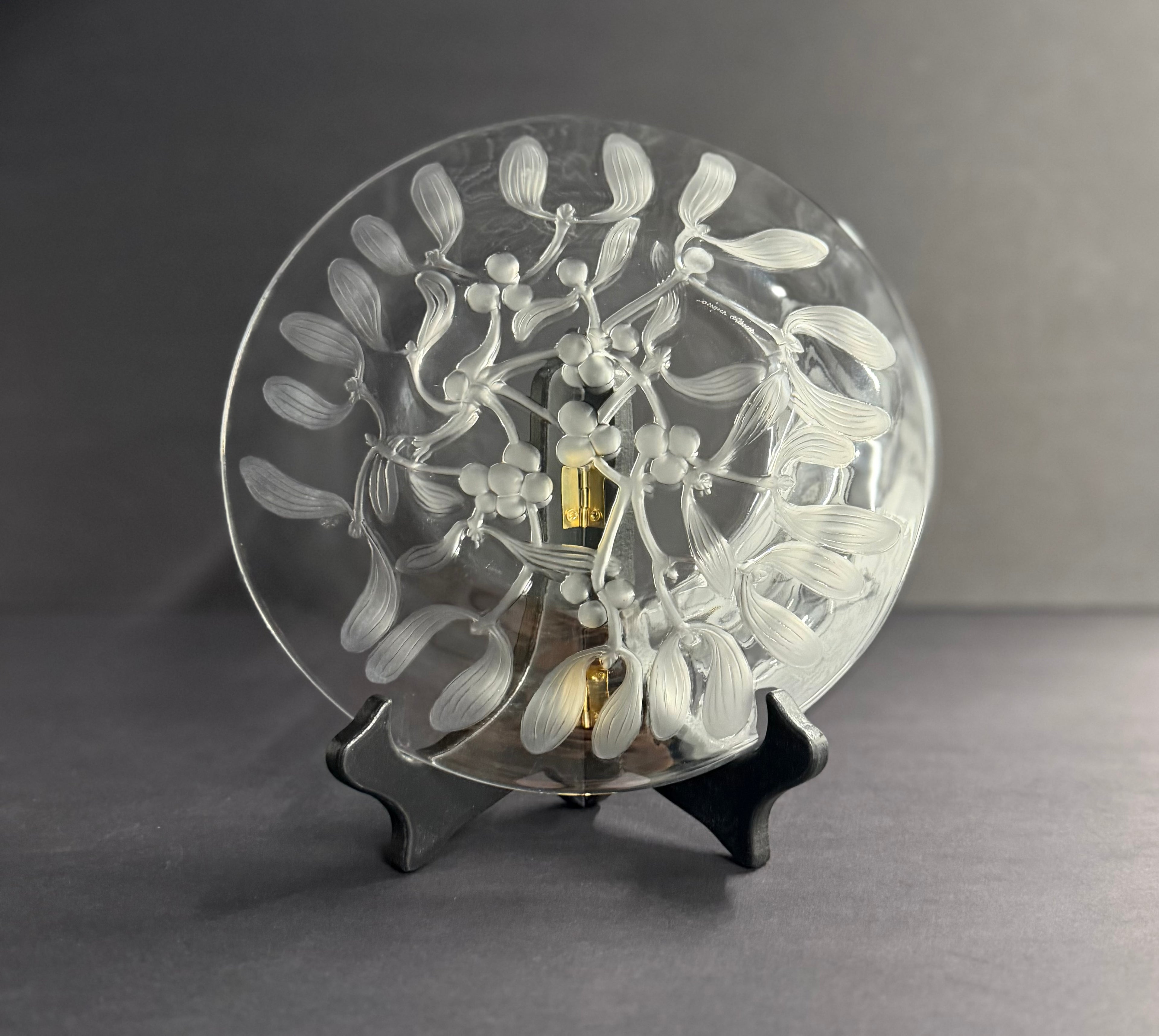 Lalique France Crystal Saint Sylvestre Plate Featuring A Frosted Mistletoe Design