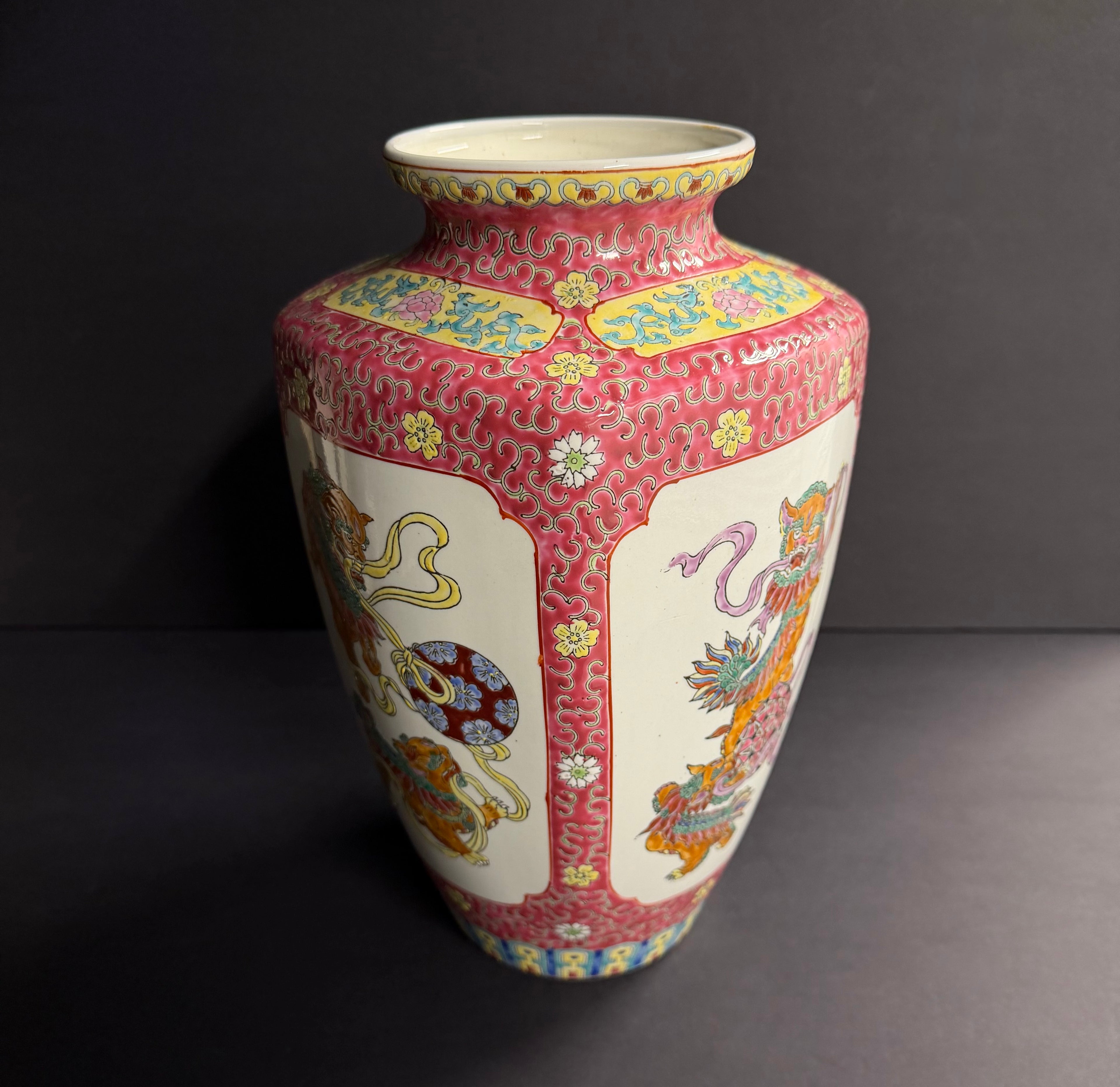 Vintage Chinese Foo-DogVase