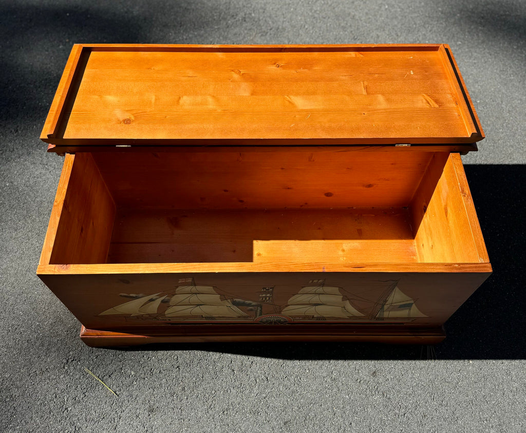 Arte Nuova Forma Nautical Wood Chest image 1