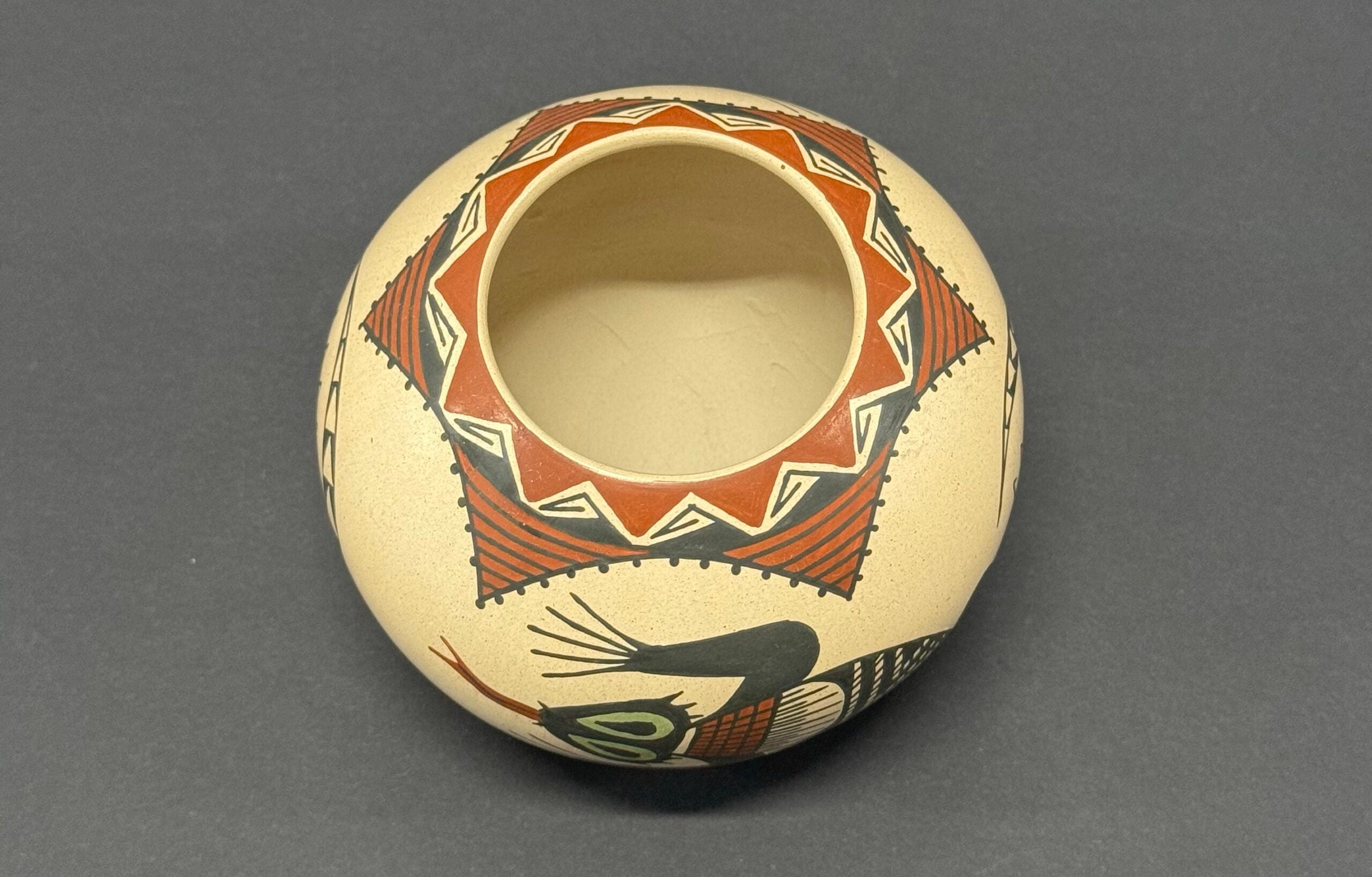 Roberto Banuelos, Mata Ortiz Pueblo Lizard Design Pottery image 1